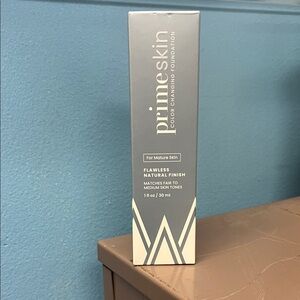 Color Changing Foundation - fair to medium skin tones. Unbelievable march!